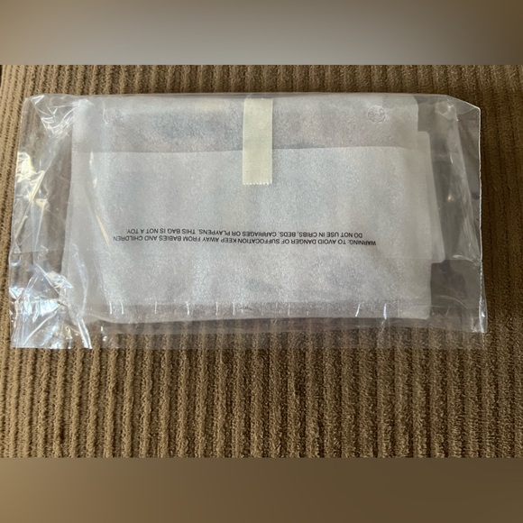 Coach Corner Zip Wristlet In Signature Canvass nwt in packaging - Picture 5 of 5